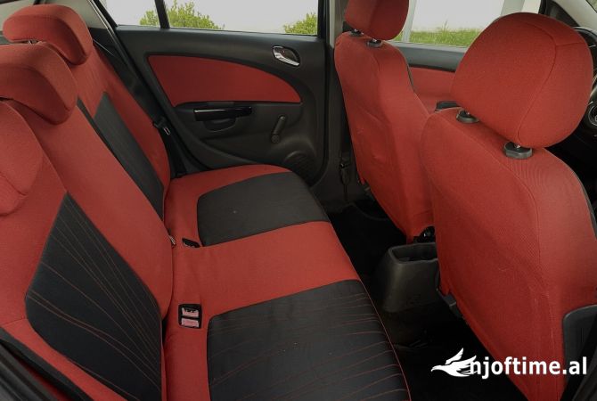 Auto in Vendita a Durazzo, Opel, 2007 Diesel,Kambio Manual Pagamento 2,900  Euro.