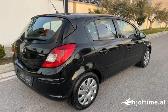 Auto in Vendita a Durazzo, Opel, 2007 Diesel,Kambio Manual Pagamento 2,900  Euro.