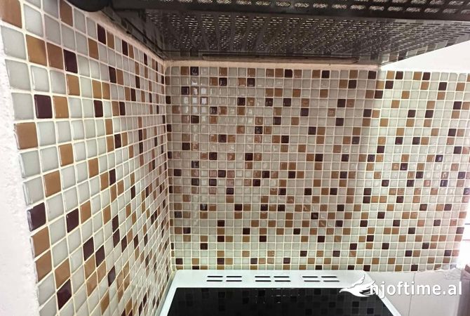 Shtepi ne shitje Apartament ne Berat, 2+1, Mobilimi E mobiluar, Pagesa 60,000  Euro.