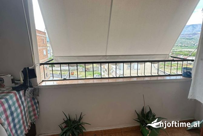 Shtepi ne shitje Apartament ne Berat, 2+1, Mobilimi E mobiluar, Pagesa 60,000  Euro.