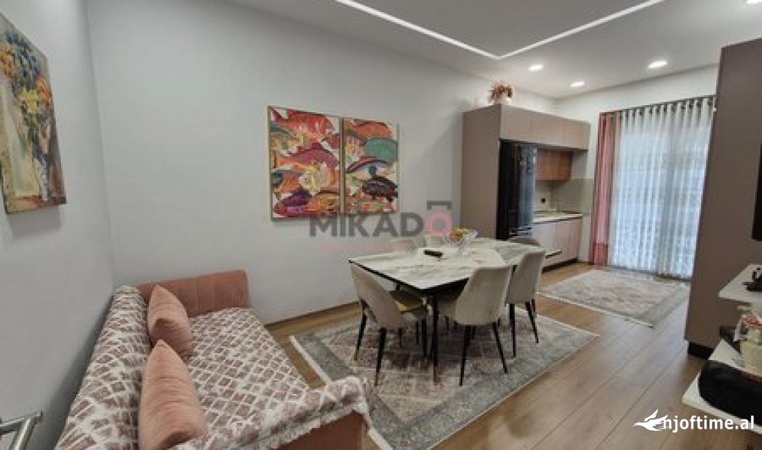 Shtepi ne shitje Apartament ne Tirane, 2+1, Mobilimi E mobiluar, Pagesa 270,000  Euro.