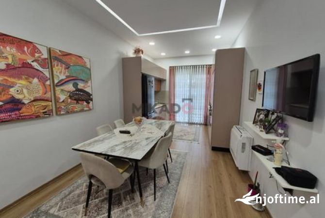 Shtepi ne shitje Apartament ne Tirane, 2+1, Mobilimi E mobiluar, Pagesa 270,000  Euro.