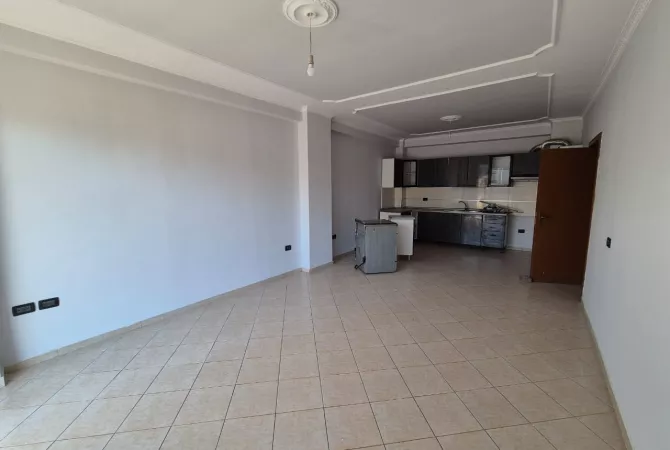Shtepi ne shitje Apartament ne Tirane, 2+1, Mobilimi Bosh, pa mobiluar, Pagesa 128,000  Euro.
