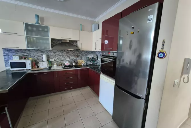 Shtepi ne shitje Apartament ne Tirane, 2+1, Mobilimi E mobiluar, Pagesa 240,000  Euro.