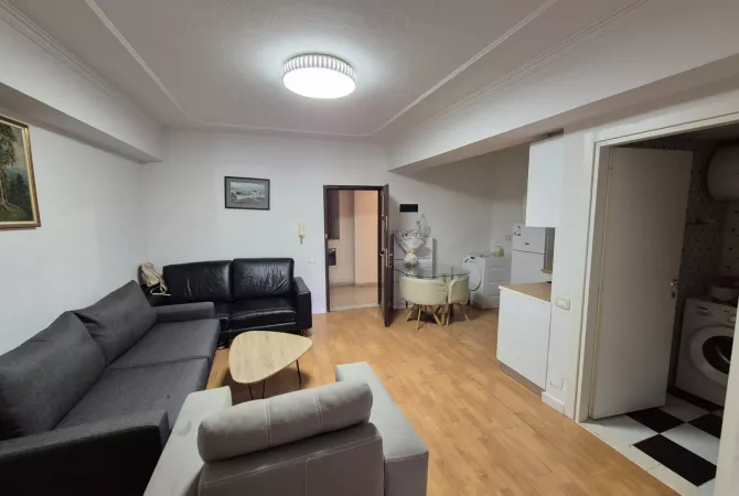 Shtepi ne shitje Apartament ne Tirane, 2+1, Mobilimi E mobiluar, Pagesa 165,000  Euro.