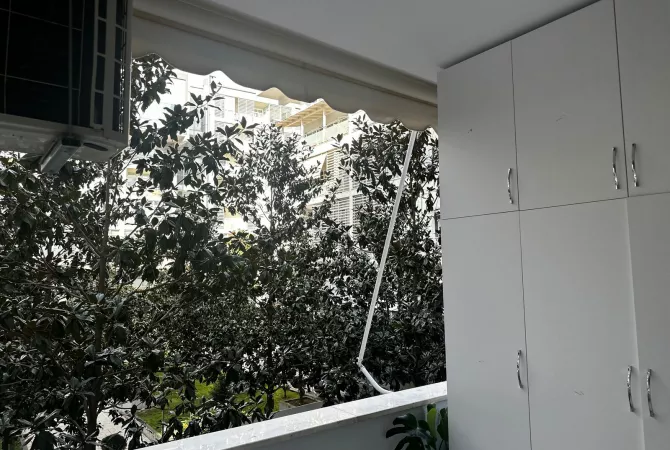 Shtepi ne shitje Apartament ne Tirane, 3+1, Mobilimi E mobiluar, Pagesa 360,000  Euro.