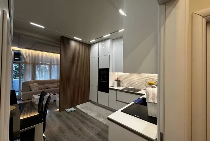 Shtepi ne shitje Apartament ne Tirane, 3+1, Mobilimi E mobiluar, Pagesa 360,000  Euro.