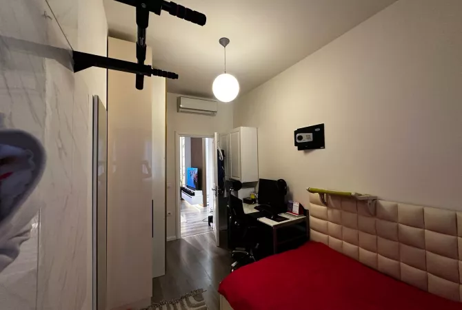 Shtepi ne shitje Apartament ne Tirane, 3+1, Mobilimi E mobiluar, Pagesa 360,000  Euro.