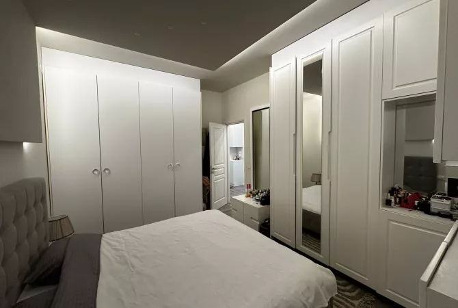 Shtepi ne shitje Apartament ne Tirane, 3+1, Mobilimi E mobiluar, Pagesa 360,000  Euro.