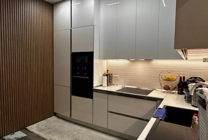 Shtepi ne shitje Apartament ne Tirane, 3+1, Mobilimi E mobiluar, Pagesa 360,000  Euro.