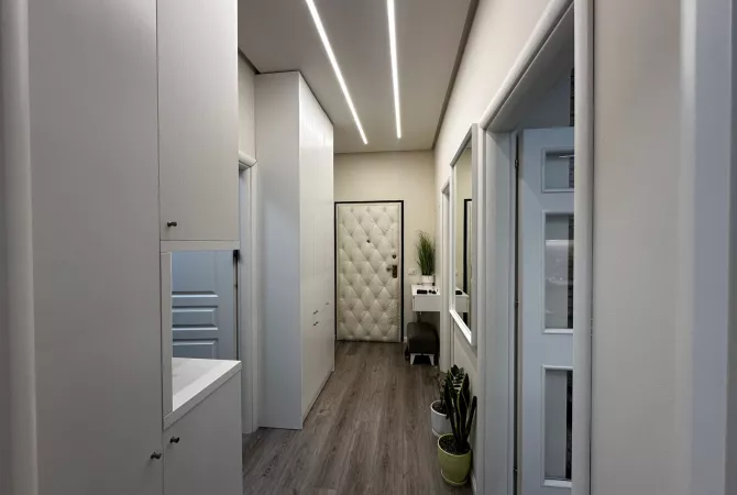 Shtepi ne shitje Apartament ne Tirane, 3+1, Mobilimi E mobiluar, Pagesa 360,000  Euro.