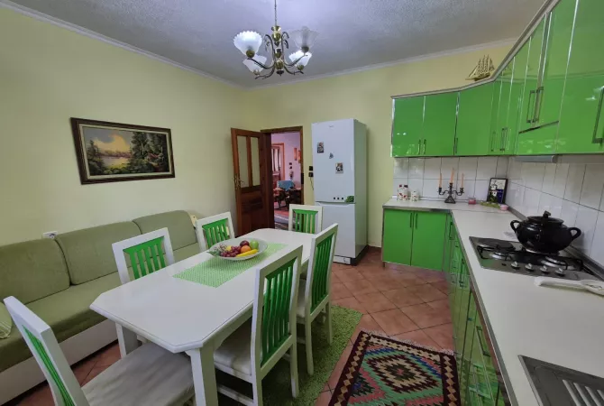 Shtepi ne shitje Shtepi Private ne Tirane, 4+1, Mobilimi E mobiluar, Pagesa 235,000  Euro.