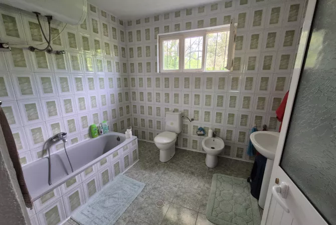 Shtepi ne shitje Shtepi Private ne Tirane, 4+1, Mobilimi E mobiluar, Pagesa 235,000  Euro.