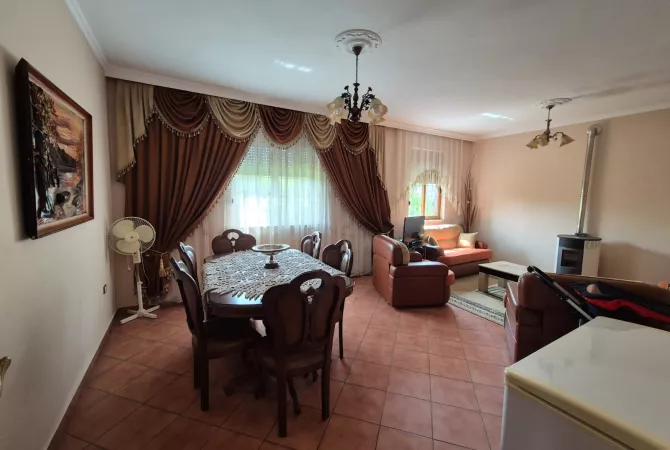 Shtepi ne shitje Shtepi Private ne Tirane, 4+1, Mobilimi E mobiluar, Pagesa 235,000  Euro.