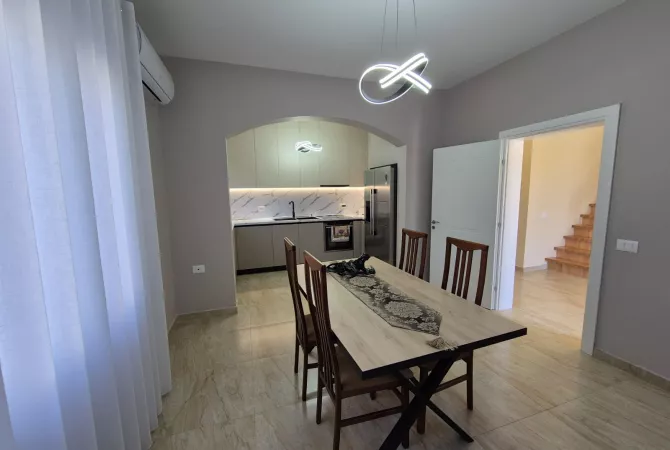 Shtepi ne shitje Shtepi Private ne Tirane, 4+1, Mobilimi Pjeserisht e mobiluar, Pagesa 485,000  Euro.