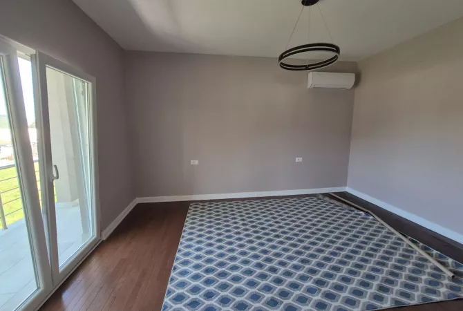 Shtepi ne shitje Shtepi Private ne Tirane, 4+1, Mobilimi Pjeserisht e mobiluar, Pagesa 485,000  Euro.