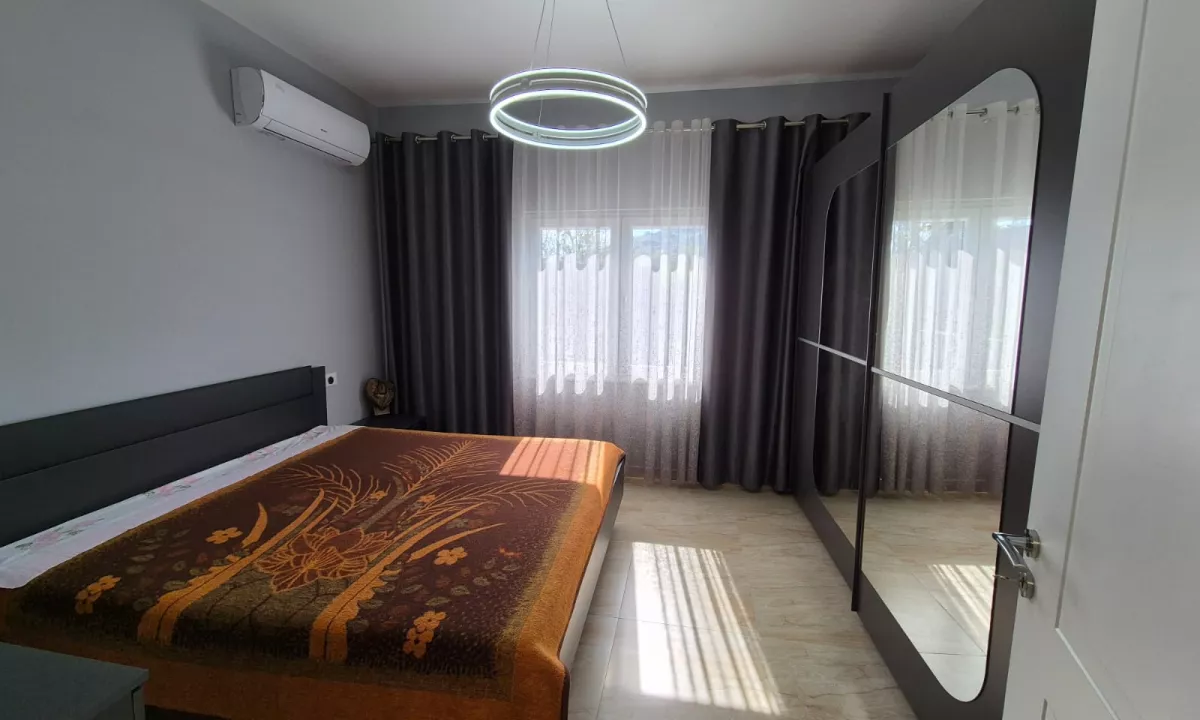 Shtepi ne shitje Shtepi Private ne Tirane, 4+1, Mobilimi Pjeserisht e mobiluar, Pagesa 485,000  Euro.