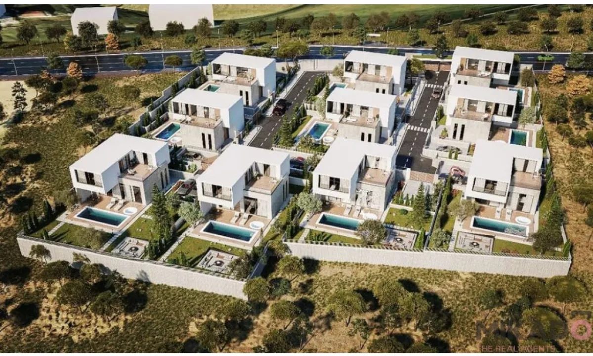 Shtepi ne shitje Vila Luksoze ne Tirane, 5+1, Mobilimi Bosh, pa mobiluar, Pagesa 750,000  Euro.