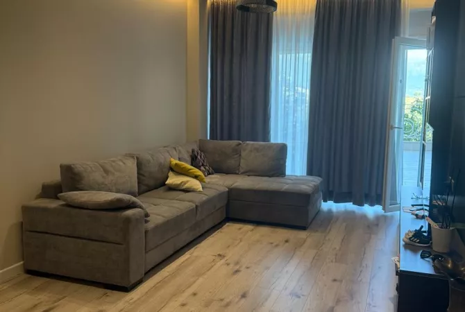 Shtepi ne shitje Vila Luksoze ne Tirane, 4+1, Mobilimi E mobiluar, Pagesa 350,000  Euro.