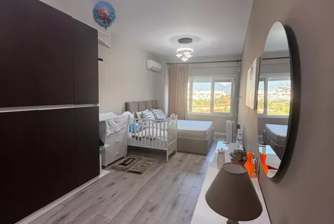 Shtepi ne shitje Vila Luksoze ne Tirane, 4+1, Mobilimi E mobiluar, Pagesa 350,000  Euro.