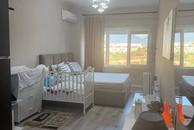 Shtepi ne shitje Vila Luksoze ne Tirane, 4+1, Mobilimi E mobiluar, Pagesa 350,000  Euro.