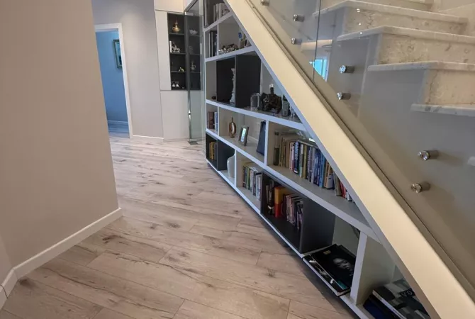 Shtepi ne shitje Vila Luksoze ne Tirane, 4+1, Mobilimi E mobiluar, Pagesa 350,000  Euro.