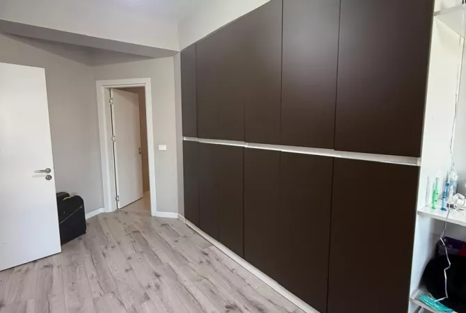 Shtepi ne shitje Vila Luksoze ne Tirane, 4+1, Mobilimi E mobiluar, Pagesa 350,000  Euro.