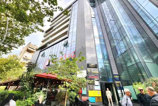 Business Property for Rent 2+1 in Tirana - 25 Euro