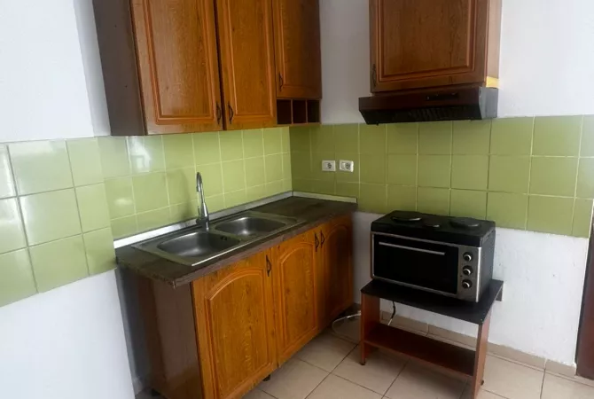 Appartamento in vendita a Tirana 1+1, Arredato