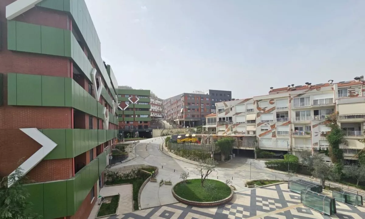 Shtepi ne shitje Apartament ne Tirane, 3+1, Mobilimi E mobiluar, Pagesa 255,000  Euro.