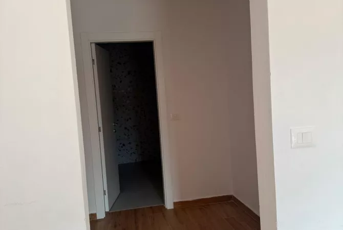 Jepen me qira 2 dublekse per zyra tek Tirana Garden Building!