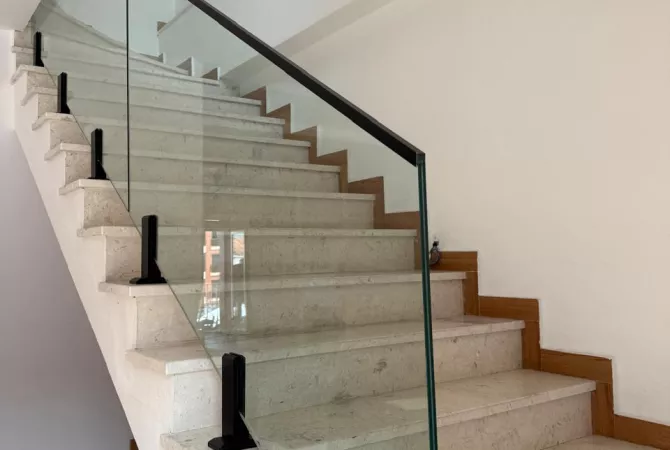 Jepen me qira 2 dublekse per zyra tek Tirana Garden Building!