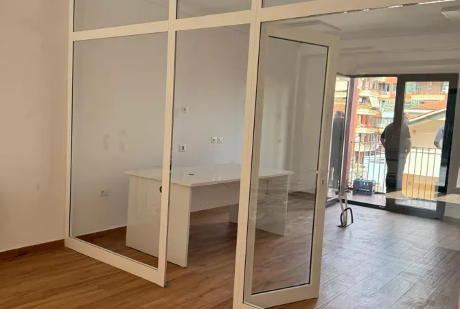 Jepen me qira 2 dublekse per zyra tek Tirana Garden Building!