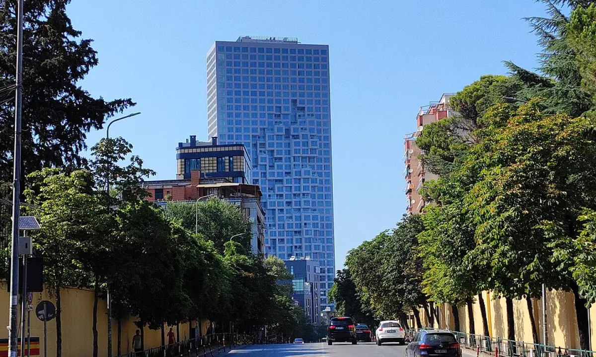 Shtepi me qera Apartament ne Tirane, 2+1, Mobilimi Pjeserisht e mobiluar, Pagesa 700  Euro.