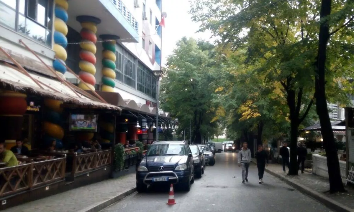 Shtepi ne shitje Apartament ne Tirane, 1+1, Mobilimi E mobiluar, Pagesa 360,000  Euro.