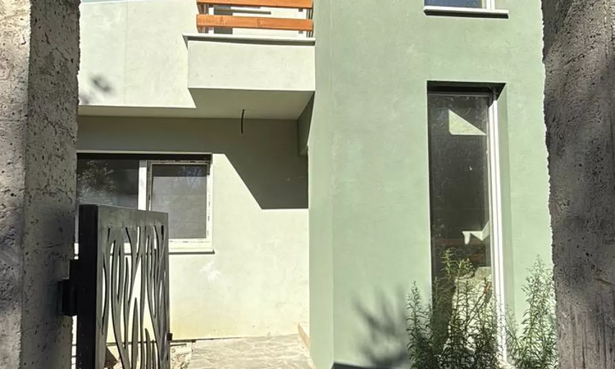 Shtepi ne shitje Vila Luksoze ne Tirane, 6+1, Mobilimi Bosh, pa mobiluar, Pagesa 850,000  Euro.