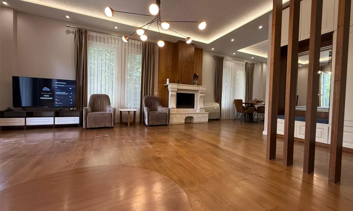 Shtepi me qera Apartament ne Tirane, 3+1, Mobilimi E mobiluar, Pagesa 2,000  Euro.