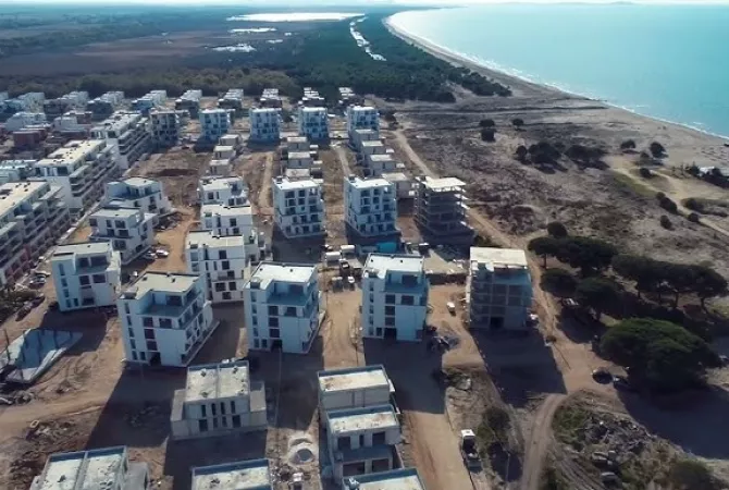 Shitet penthause 1+1 tek Porto Lalzi!