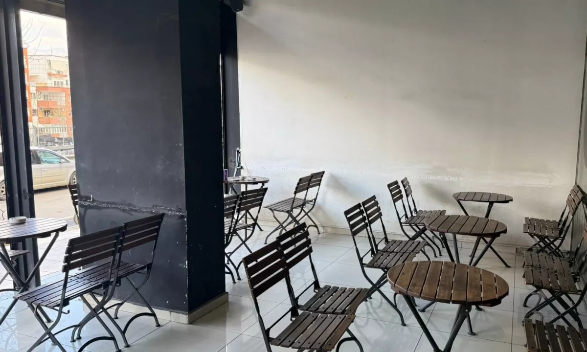  Shitet dyqan prane Kristal Center!