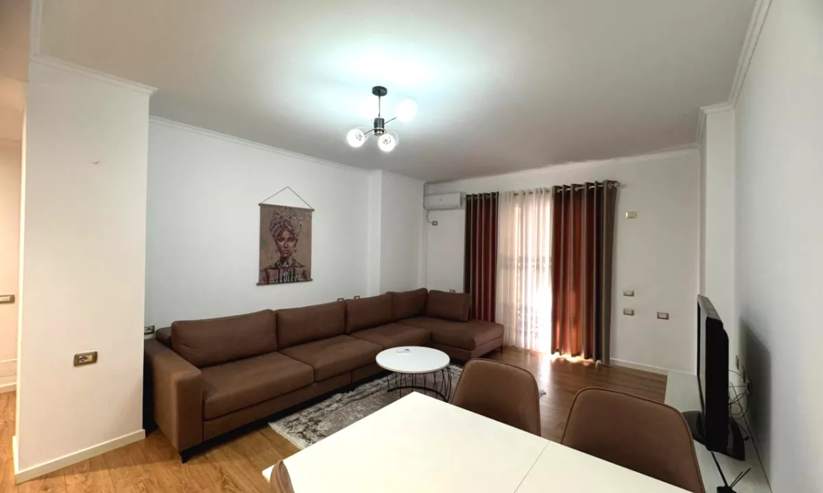 Shtepi me qera Apartament ne Tirane, 1+1, Mobilimi E mobiluar, Pagesa 500  Euro.