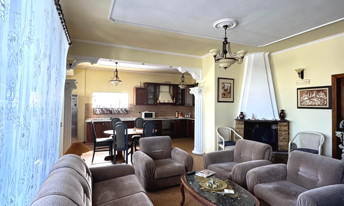 Shtepi me qera Apartament ne Tirane, 2+1, Mobilimi E mobiluar, Pagesa 250  Euro.