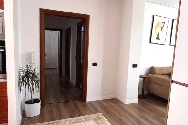 Shtepi me qera Apartament ne Tirane, 3+1, Mobilimi E mobiluar, Pagesa 650  Euro.