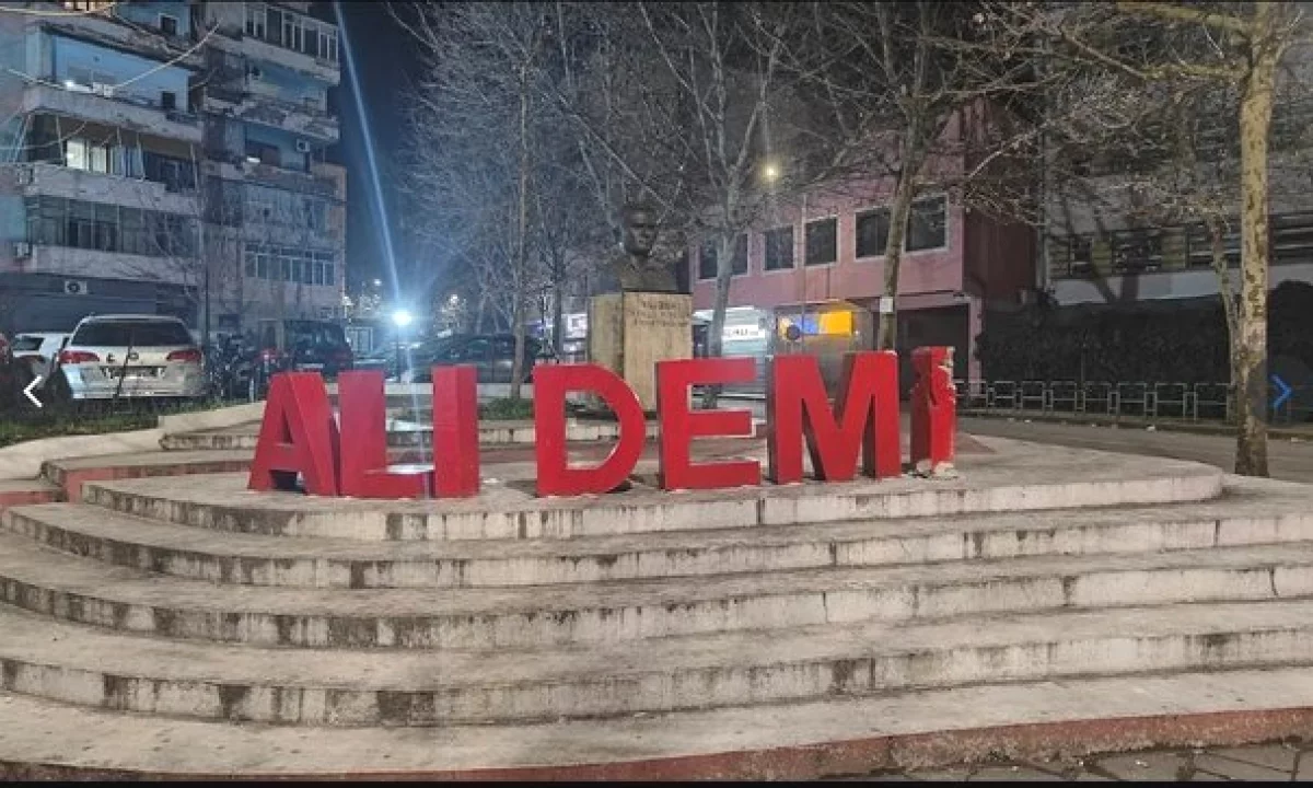 Shtepi ne shitje Apartament ne Tirane, 1+1, Mobilimi E mobiluar, Pagesa 144,000  Euro.