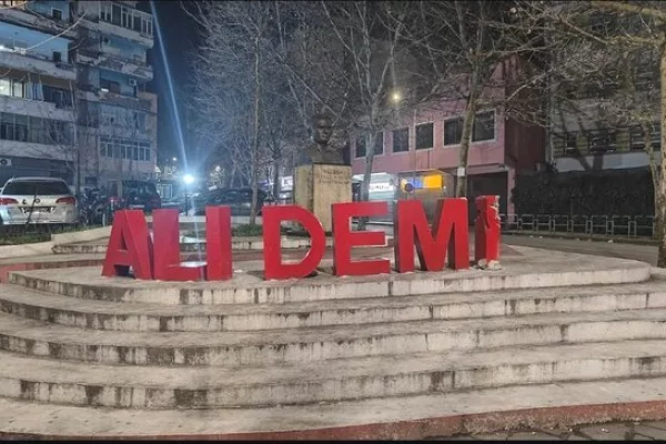 Shitet dubleks ne Ali Dem ! 