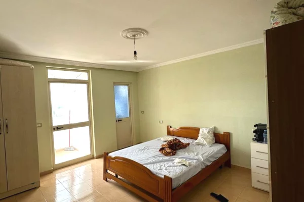 Shtepi ne shitje Apartament ne Tirane, 2+1, Mobilimi E mobiluar, Pagesa 134,000  Euro.