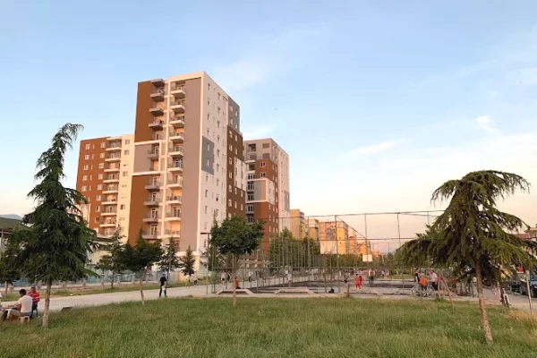 Shitet apartament 2+1 tek Fusha e Aviacionit! 