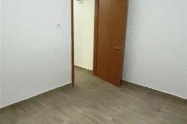Shtepi ne shitje Apartament ne Tirane, 1+1, Mobilimi Bosh, pa mobiluar, Pagesa 109,000  Euro.