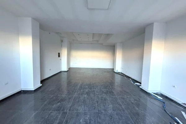 Business Property for Rent 1+1 in Tirana - 550 Euro