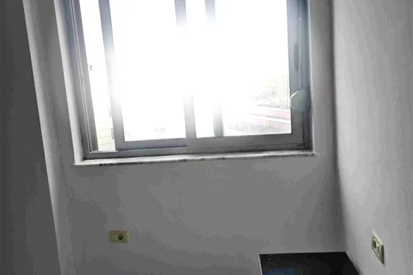 Shitet apartament 1+1 tek Spitali Hygeia! 