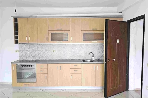 Shtepi ne shitje Apartament ne Tirane, 1+1, Mobilimi Bosh, pa mobiluar, Pagesa 84,000  Euro.